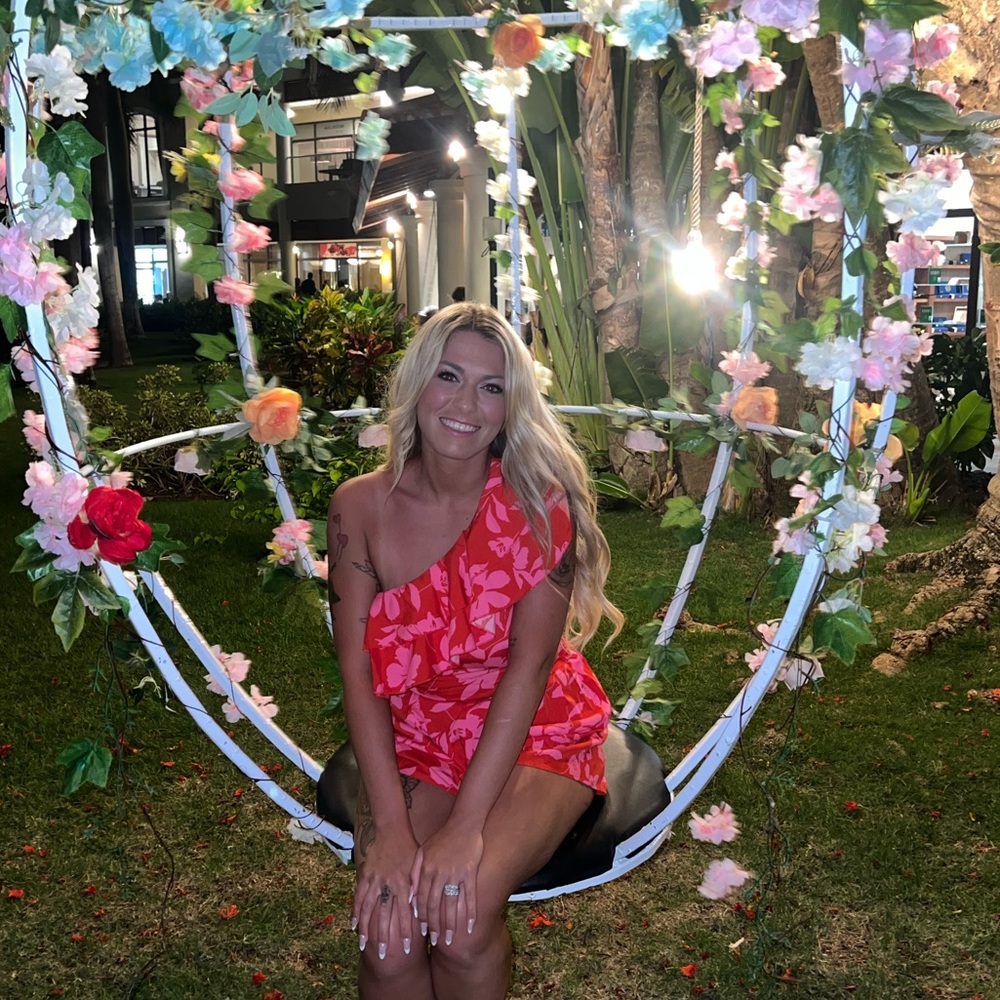 Meet your Posher, Mercedes